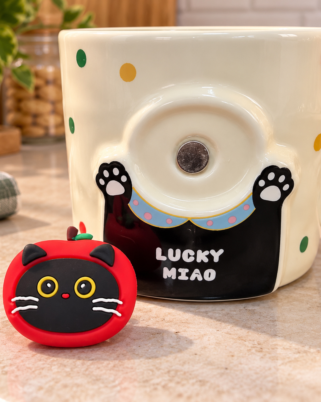 Κεραμική Πουά Κούπα Lucky Miao με Μαγνητικό Γατάκι, Καπάκι και Κουταλάκι 3 Κεραμική Πουά Κούπα Lucky Miao με Μαγνητικό Γατάκι, Καπάκι και Κουταλάκι - Image 3